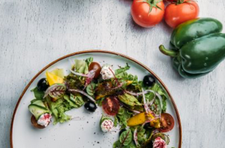 Греческий с соусом песто (250г)