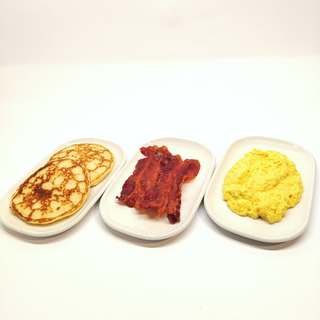 Pancakes uova e bacon