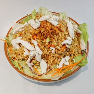 22. Arroz Frito Con Pollo