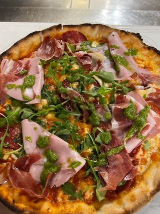 Pizza de Embutidos Italianos