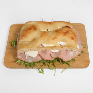 Focaccia Crudo Mortadela & Pistacja