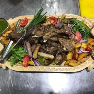 Гриль мясная тарелка на компанию (6-8 чел)