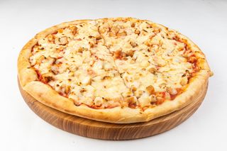 Пицца с курицей и грибами