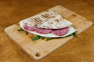 Tortilla cu șuncă
