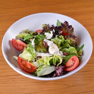 Теплий салат з телятиною гриль (250г)