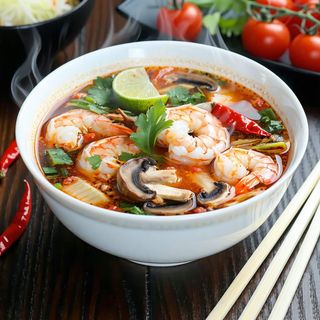 Zupa Tom Yum Pla pikantna