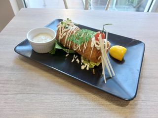 Pohovane palačinke sa pršutom, kačkavaljem, dimljenim sirom i pavlakom