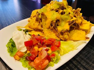 Начос с телешко (600г)