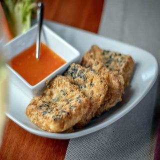 Tostada Tailandesa De Cerdo Con Huevo