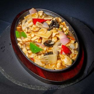 O07. Iepure pe plita incinsa/铁板兔肉/Rabbit on the hot plate