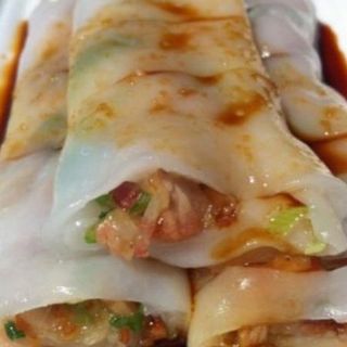 Rice rolls with eggs