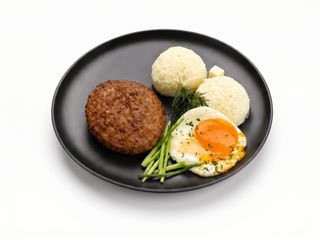 Kotlet wołowy z puree ziemniaczanym Біфштекс із яловичини з пюре (420g)