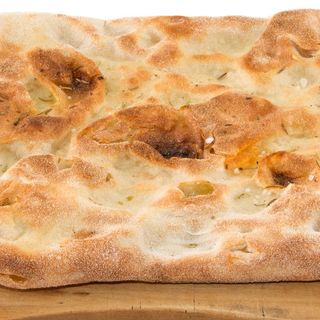 Focaccia crudo
