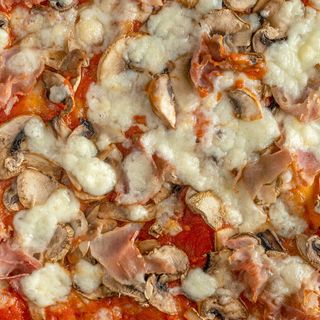 Pizza senza glutine prosciutto e funghi