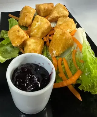 Camembert Frito Con Arándanos 