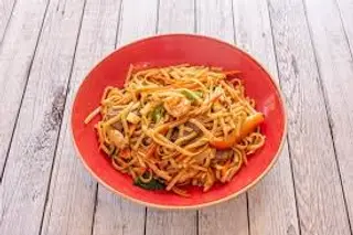Tallarines Con Pollo, Gambas Y Ternera