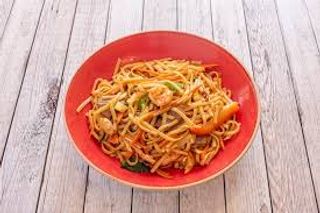 Tallarines Con Pollo, Gambas Y Ternera