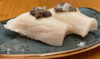 Nigiri De Pez Mantequilla Con Trufa (2 Uds.)
