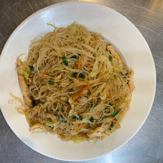 猪肉炒米粉Fried rice noodles with pork. 450g 