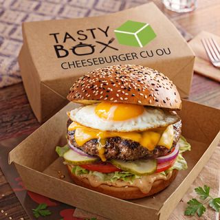 Cheeseburger cu ou