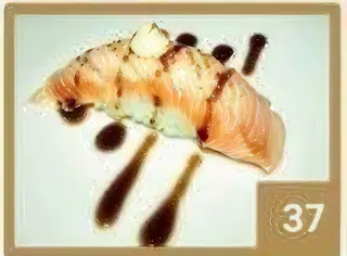 37 Nigiri salmone scottato