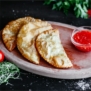 Чебуреки з куркою та сиром 150г/30г