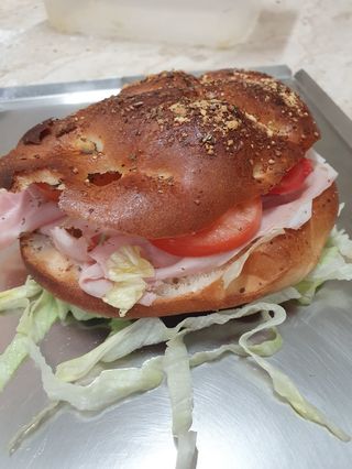 Prosciutto cotto pomodoro mozzarella lattuga