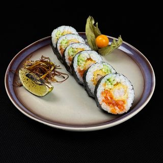 Futomaki tatar łosoś z krewetką w panko