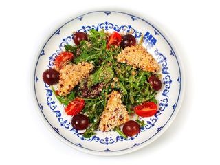 Салат з хрумким сулугуні (270g)
