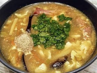 Sopa De Gambas Con Cangrejo