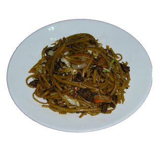 34. Tallarines Frito Con ternera