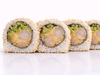 Uramaki z krewetkami w tempurze 8 szt.