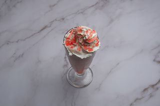 Клубничный милкшейк (0,3л)