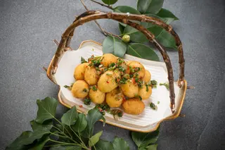 S49 Patate novelle con alghe, sale e pepe