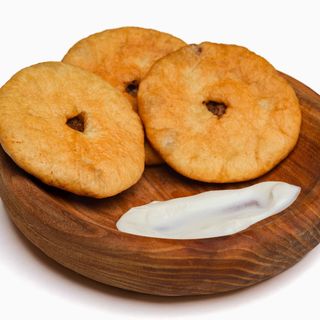 Беляши с домашним каймаком