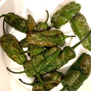 Pimientos verdes fritos (ración)