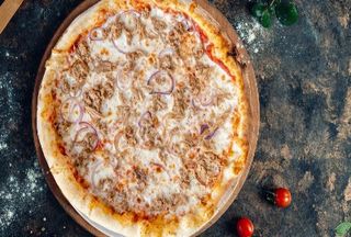 Pizza Tonno e Cippola 32