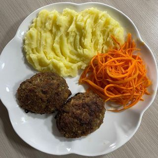 Котлеты с гарниром