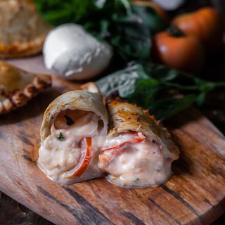 Empanada de caprese