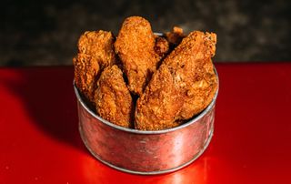 CHICKEN WINGS DEEP FRIED USA STYLE