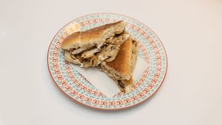 Panirana punjena piletina