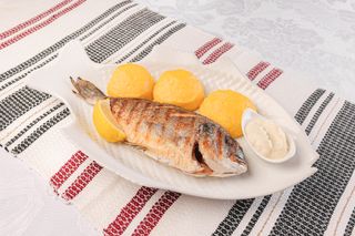 Doradă prăjită sau la grătar