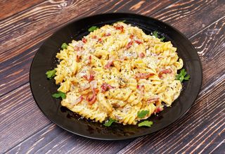 Pasta Capone + coca cola 0.33ml 10% - akcija