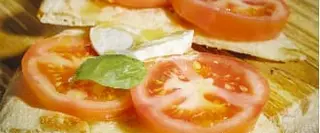 Pizza piatto caprese