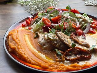 POLĘDWICZKA WIEPRZOWA W SOSIE NA BAZIE WHISKY