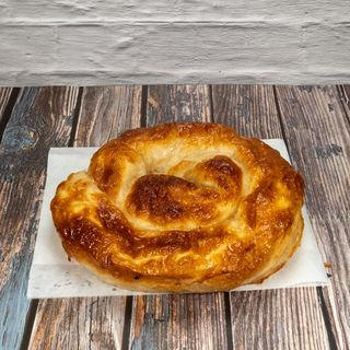 Домашна баница със сирене