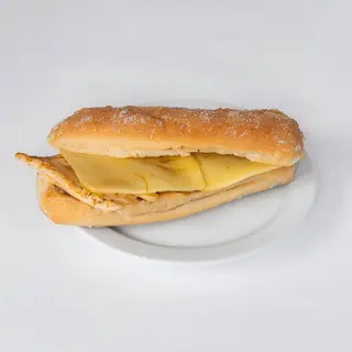 Bocadillo De Pollo Con Queso