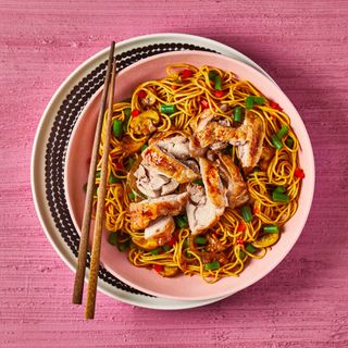 Chicken Singapore Style Chow-mein