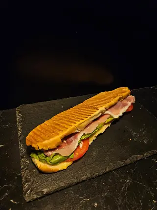 Montenegro sendvič