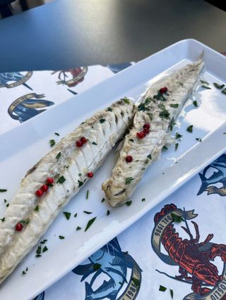 Filetto di sgombro lesso con olio al prezzemolo